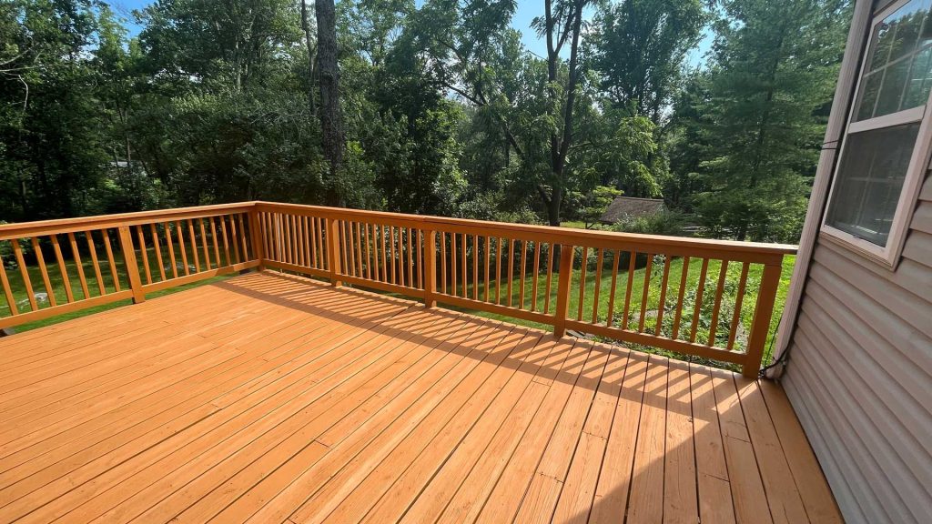 deck-natural-cedar-railing-web