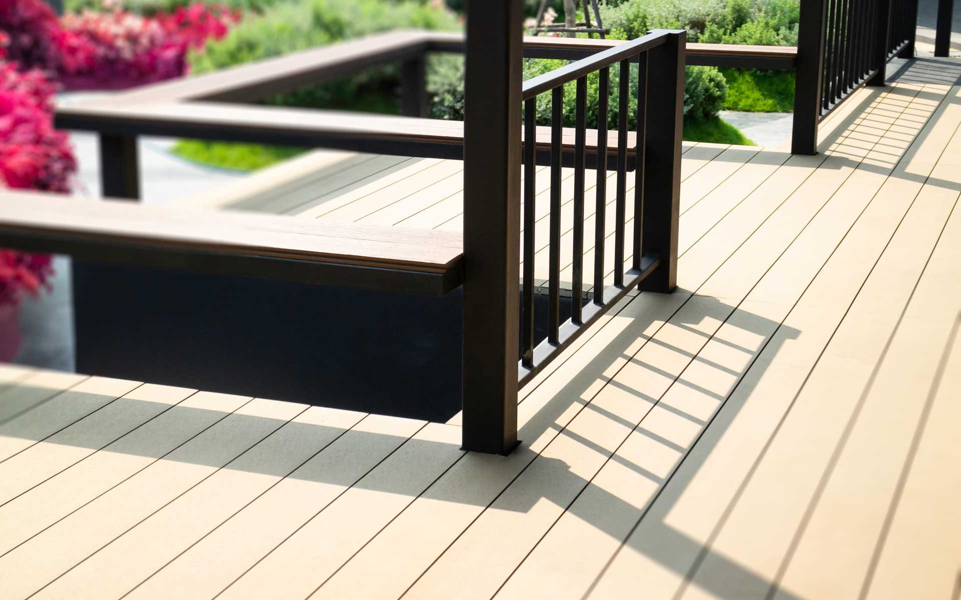 deck-composite-railings-seats-web